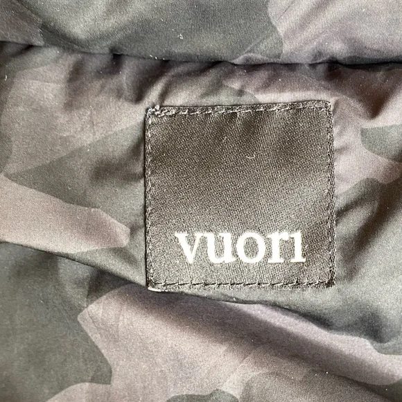 vuori Truckee Insulated Vest 2.0 - Picture 6 of 10